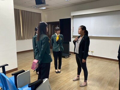 會後與台南大員皇冠假日酒店夏若綺經理請益圖片